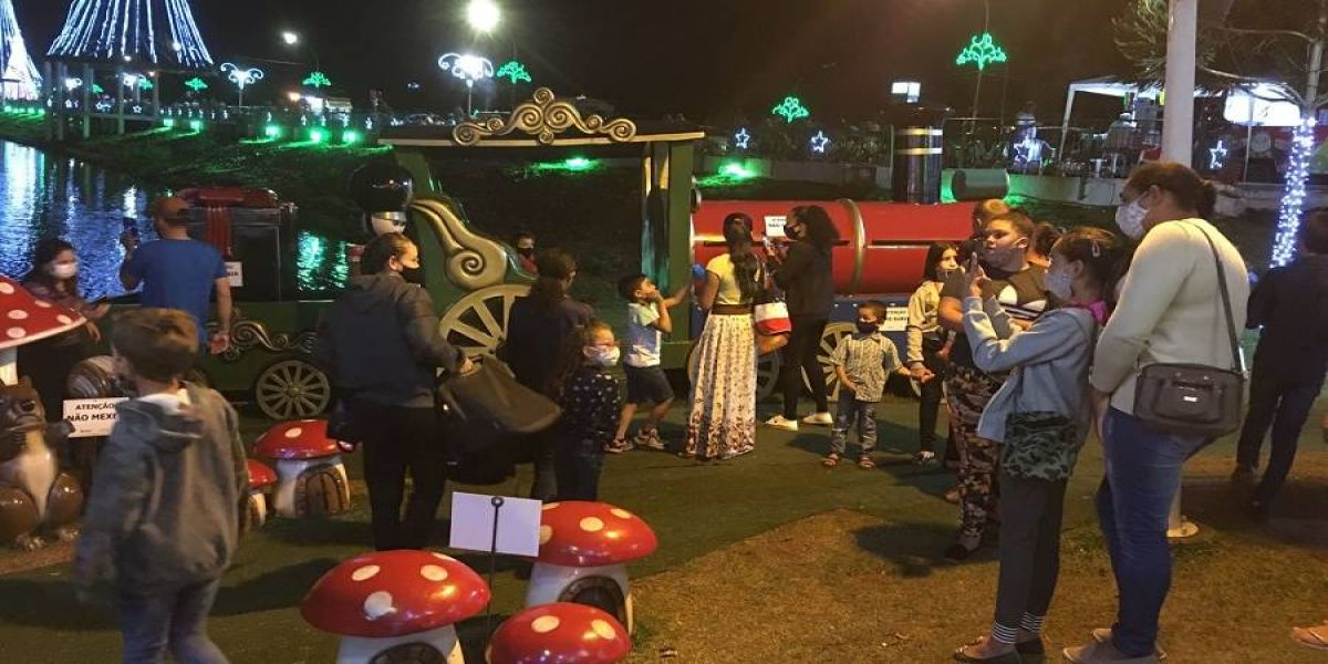 Linha Natal da Vida disponibiliza ônibus para passeio noturno