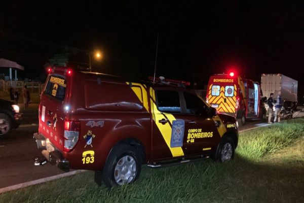 Duas colisões de trânsito são registradas no mesmo momento na BR-277 em Cascavel