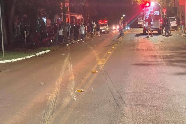 Casal fica gravemente ferido ao ser atingido por caminhonete em Jesuítas