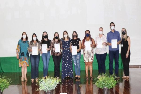 Cascavel empossa novos conselheiros escolares