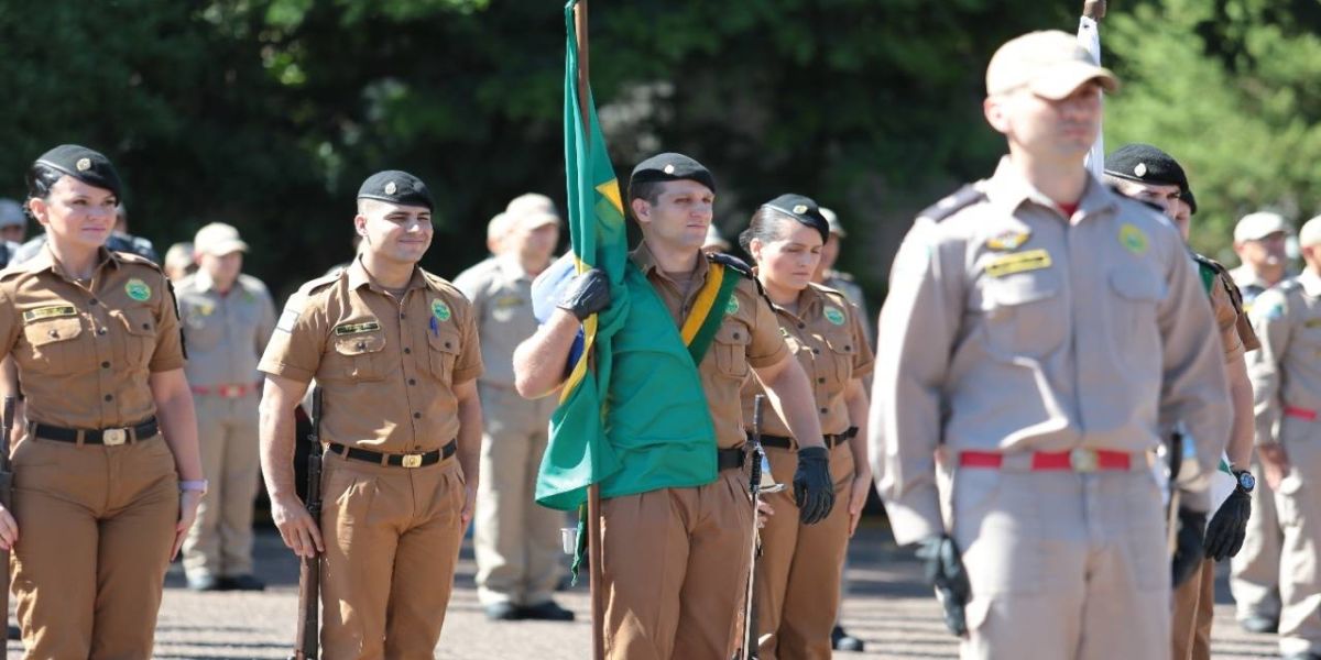 Renato Silva prestigia troca de comando no 6º BPM
