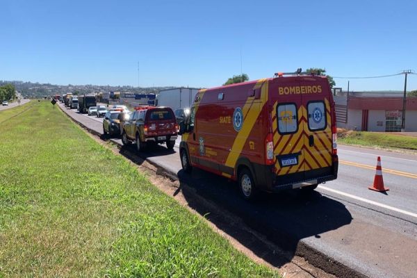 Mulher fica ferida após ser atropelada na BR-277 em Cascavel