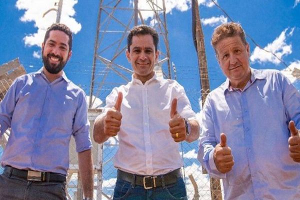 Após pedido de Marcio Pacheco, nova torre da Tim chega à comunidade São Salvador