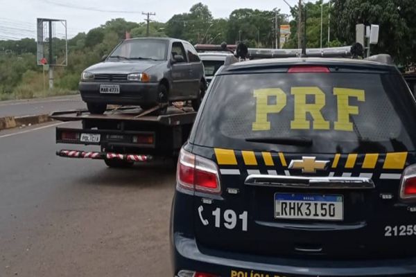 PRF Foz recupera Gol furtado em Cascavel, horas depois tentando passar a Ponte da Amizade
