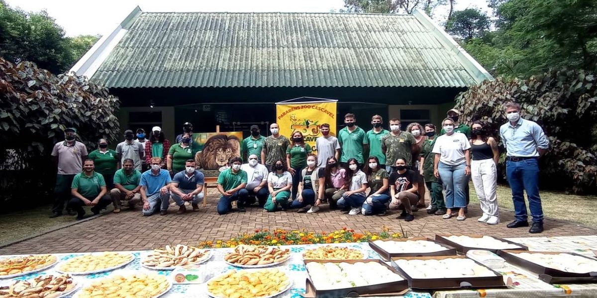43 anos do Zoo: Animais recebem "festa" pela passagem de aniversário do parque