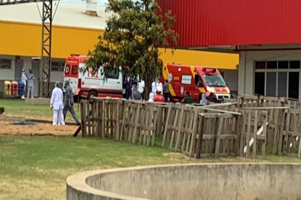 Imagem referente a notícia: Homem é esfaqueado dentro de empresa na PR-180 em Cascavel