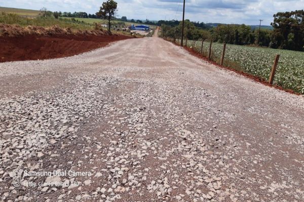 Secretaria Municipal de Agricultura intensifica trabalhos em estradas rurais de Cascavel