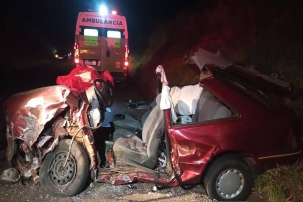 Sete pessoas ficaram feridas após colisão frontal na PR-484 em Três Barras do Paraná