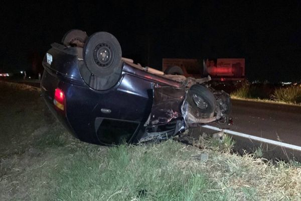 Imagem referente a notícia: Colisão frontal é registrada na BR-467 em Cascavel; veículo seguia na contra mão da via