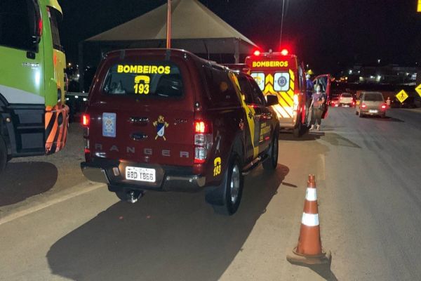 Homem esfaqueado na BR-369, pede ajuda na base da PRF no Trevo Cataratas em Cascavel