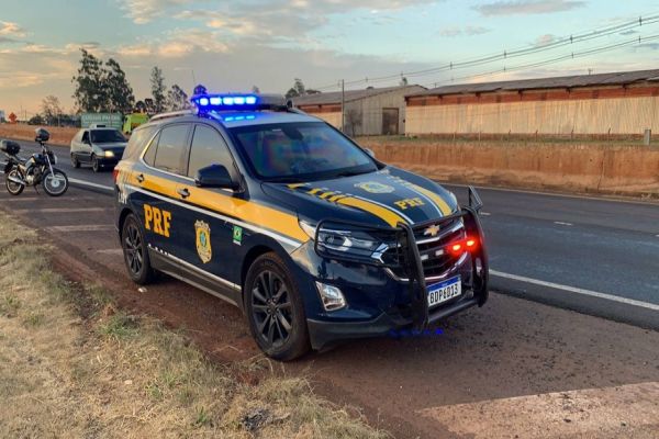 Imagem referente a notícia: Motociclista fica ferido após colisão traseira na rodovia BR-277 em Cascavel