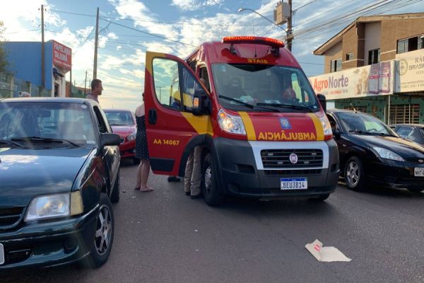 Imagem referente a notícia: Motociclista de 30 anos fica ferido após colisão no Jardim Colonial