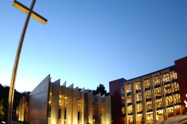 PUCPR vai realizar vestibular presencial em janeiro de 2022