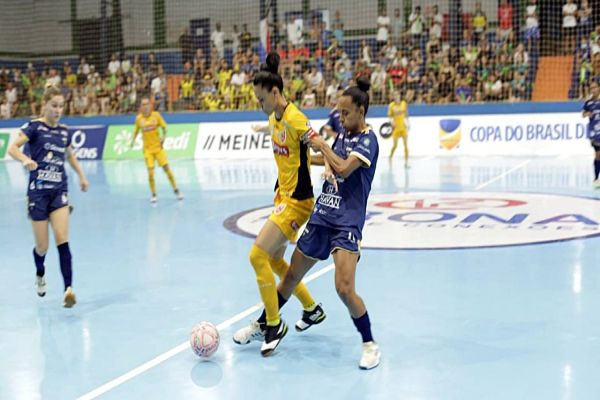 Stein Cascavel Futsal vence Taboão Magnus na primeira partida da final da Copa do Brasil