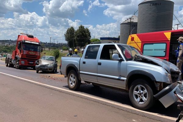 Engavetamento é registrada na BR-277 em Cascavel