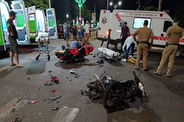 'Papai Noel' morre em acidente após fazer entrega de brinquedos, no interior do Paraná