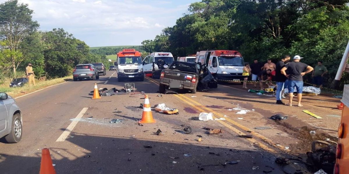 Mulher morre e outras quatro ficam feridas após grave acidente na BR-369 em Ubiratã