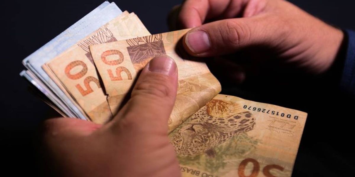 Especialista lista dicas sobre o que fazer com o 13º salário