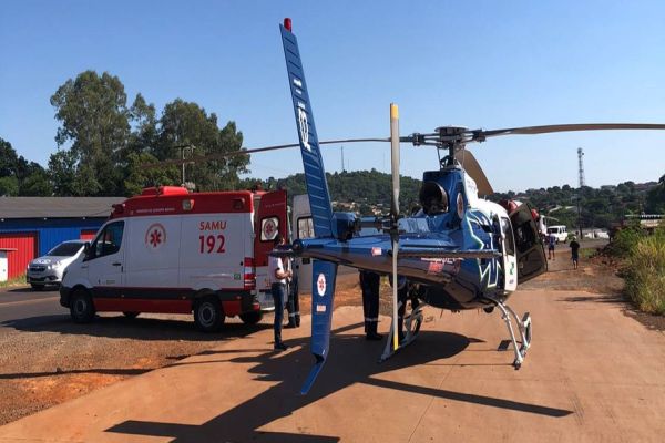 Caminhão cai em barranco e Aeromédico do Consamu é acionado para o resgate