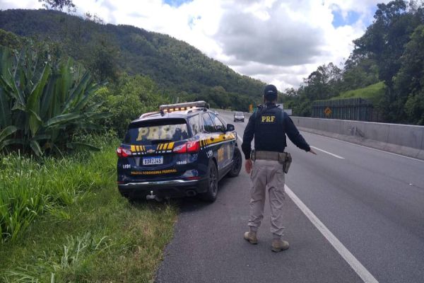 Vai pegar a estrada no feriado: confira as dicas para evitar o tipo mais frequente de acidente