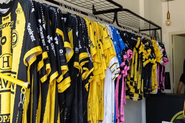 Sucesso total: FC Cascavel vende 10 mil camisas em apenas duas semanas