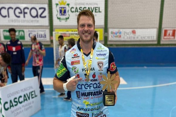 11 anos depois, goleiro Fernando volta ao Cascavel Futsal