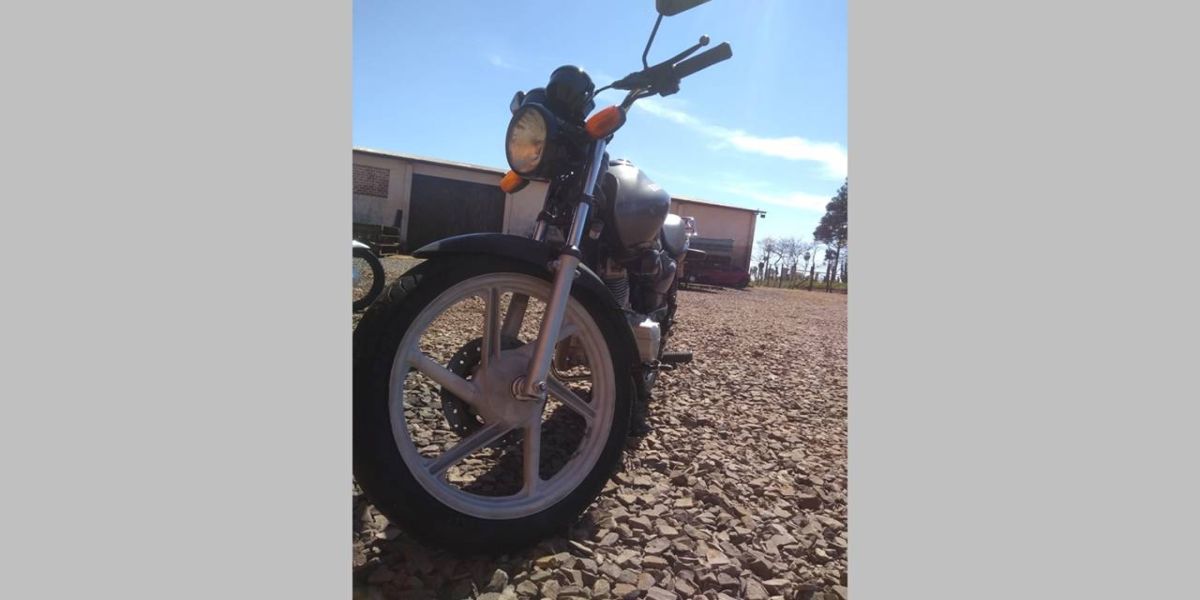 Motocicleta é furtada no Bairro Interlagos e proprietário pede ajudar para localizar