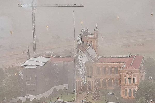 Vendaval destrói parte do teto do palácio presidencial paraguaio