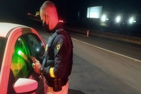 Em 3 dias de operação, a PRF Cascavel já testou mais de 800 condutores para constatação de álcool