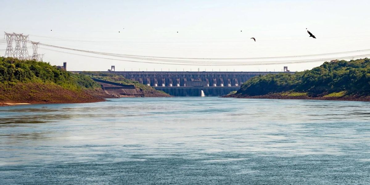 Mesmo em ano de seca, energia gerada por Itaipu seria suficiente para suprir 36 milhões de moradias