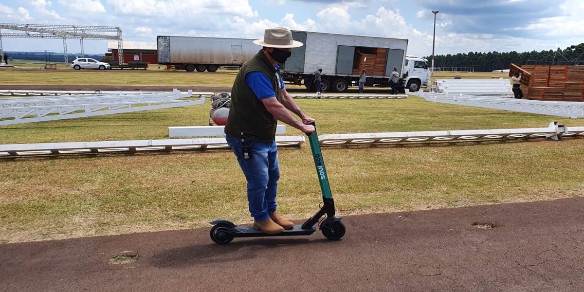 Show Rural 2022: Uso de patinetes elétricos dá nova dinâmica à montagem de estandes