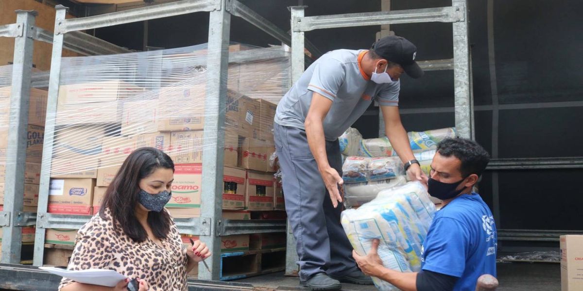 Governo inicia entrega de alimentos não perecíveis para merenda escolar