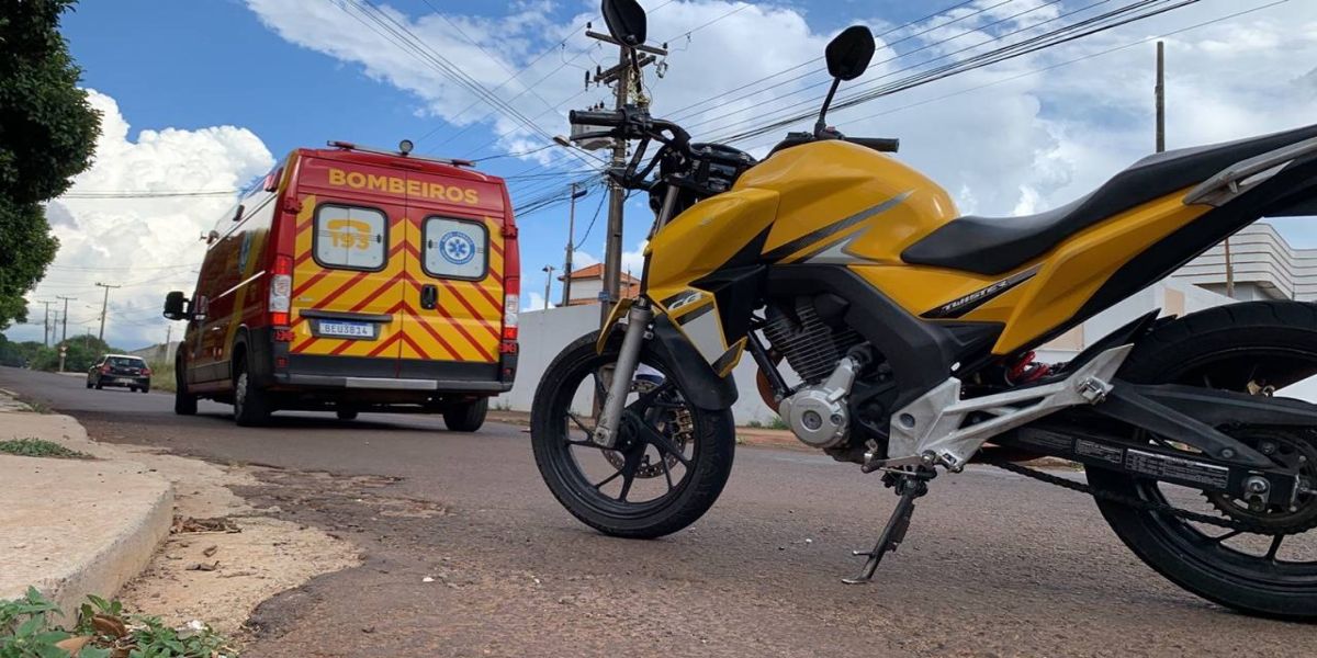 Motociclista fica ferido após colisão de trânsito no jardim Alvorada