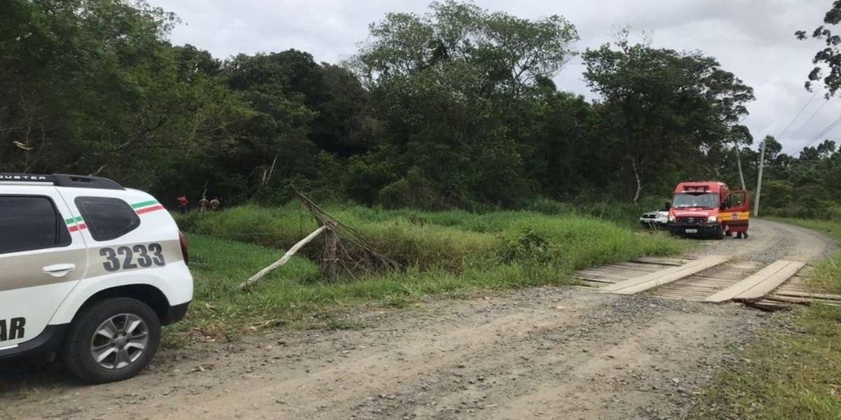 Xandão e Alemão são encontrados mortos com os corpos amarrados com fita adesiva em Araquari