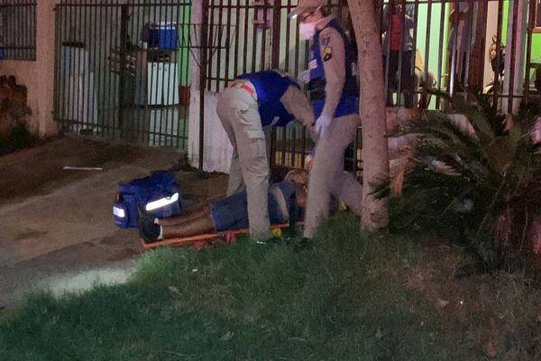 Imagem referente a notícia: Homem é ferido por golpes de arma branca no Bairro Cataratas