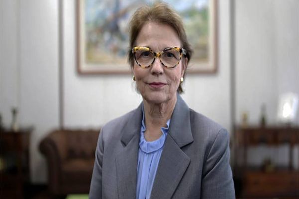 Ministra da Agricultura vistoria lavouras  na região de Cascavel nesta quinta