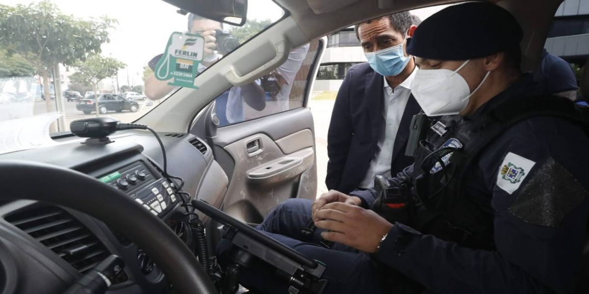 Uso de tecnologia embarcada usada em viaturas da GM chama atenção de Secretário de Segurança do PR