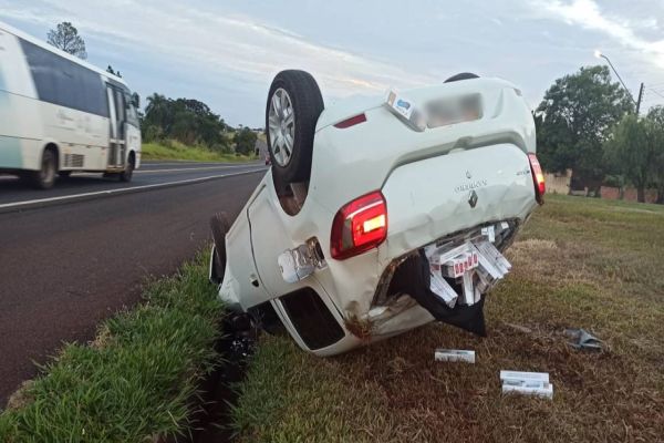 Após tentativa de fuga, PRF apreende 10 mil maços de cigarros contrabandeados na BR-277