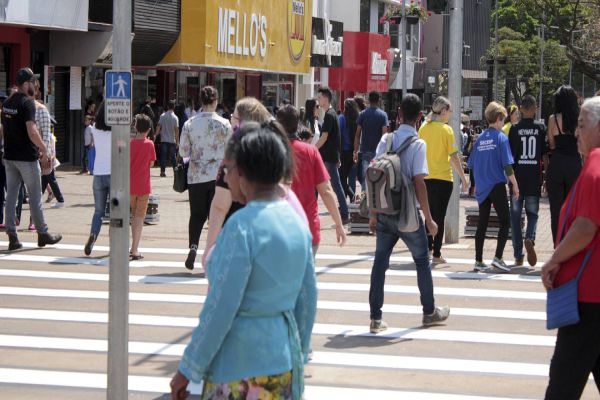 Comércio paranaense avança 0,9% em novembro, melhor resultado na região Sul