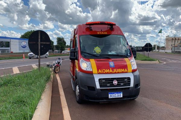 Motociclista de 50 anos fica ferido após colisão na BR-277 no Pq. São Paulo