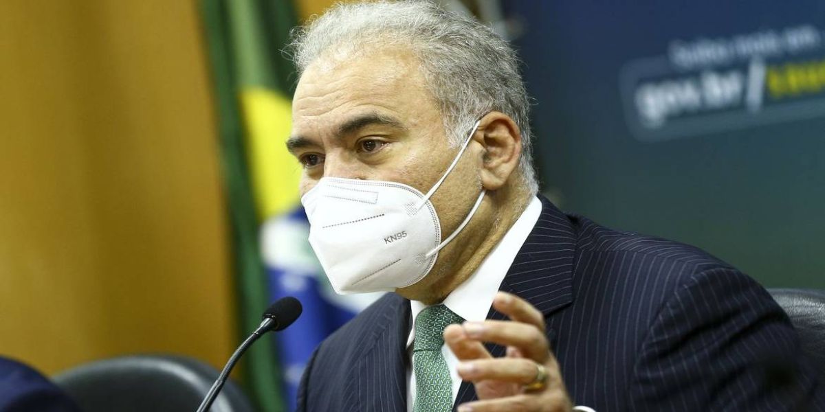 Ministro da Saúde defende aplicação de dose de reforço contra covid