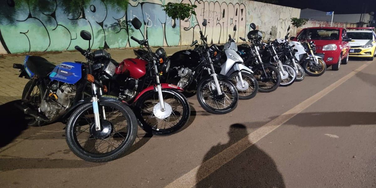 Sete motocicletas são recolhidas em operação da Polícia Militar no Bairro Santa Cruz