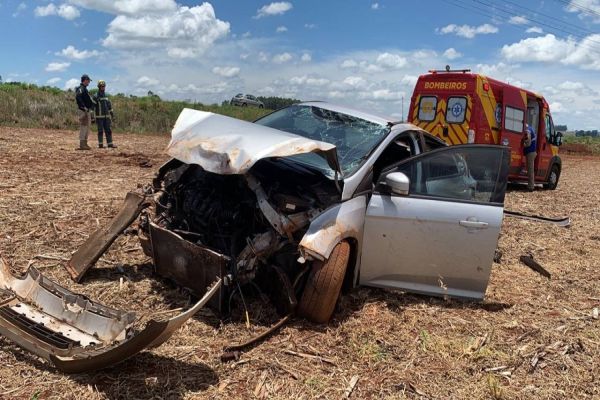 Imagem referente a notícia: Capotamento é registrado na rodovia BR-467 em Cascavel