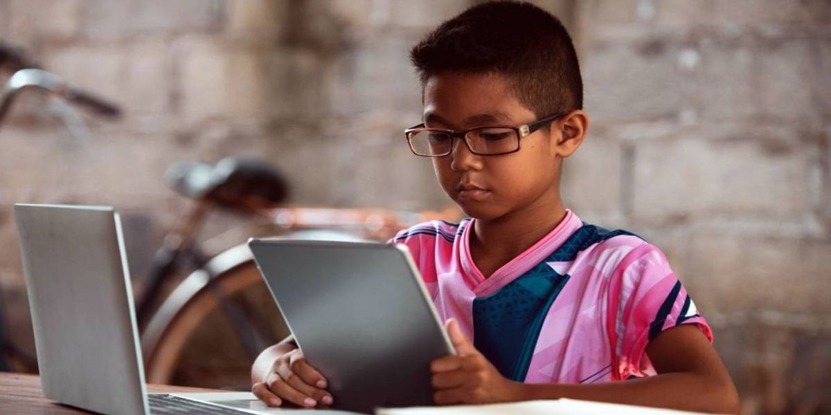 Tecnologia deve integrar lista de material didático de escolas inovadoras em 2022