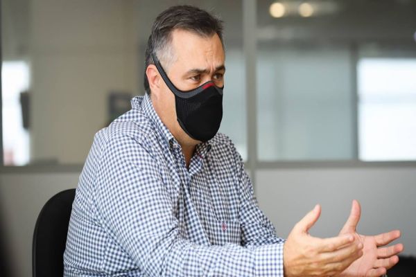 Vacinação em massa contra a Covid-19 salvou a vida de muitos paranaenses, diz Beto Preto