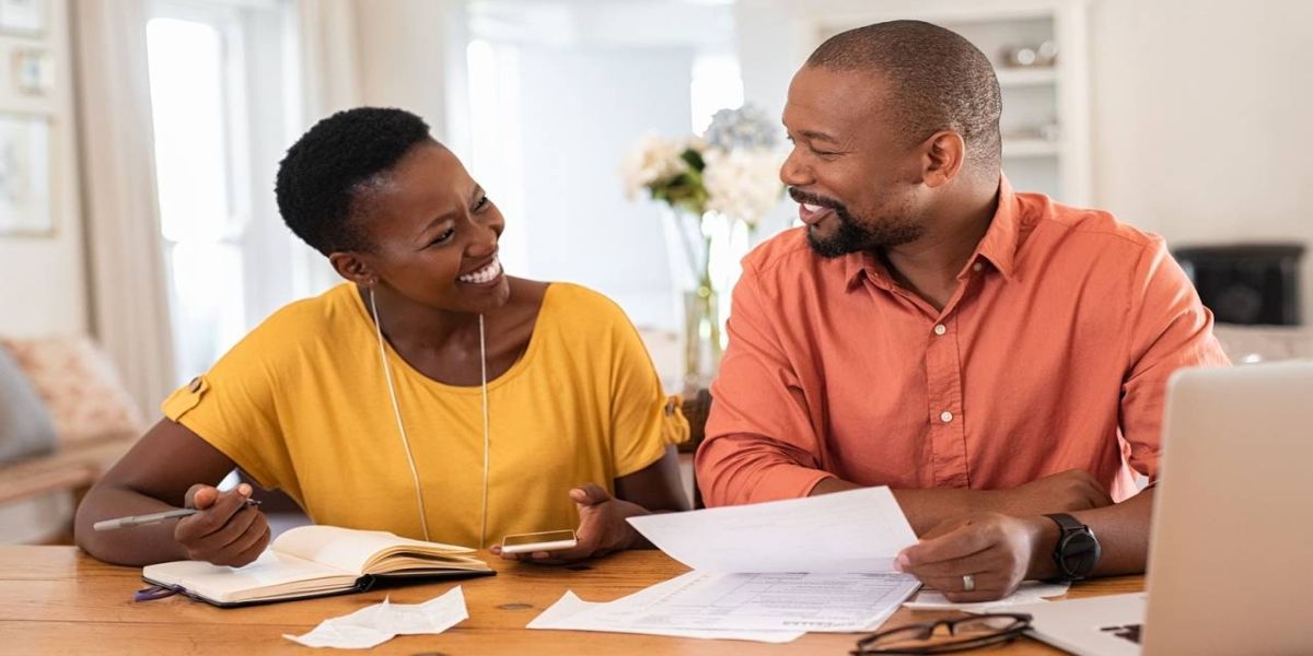 Lei da direito a inclusão de nome do cônjuge em fatura