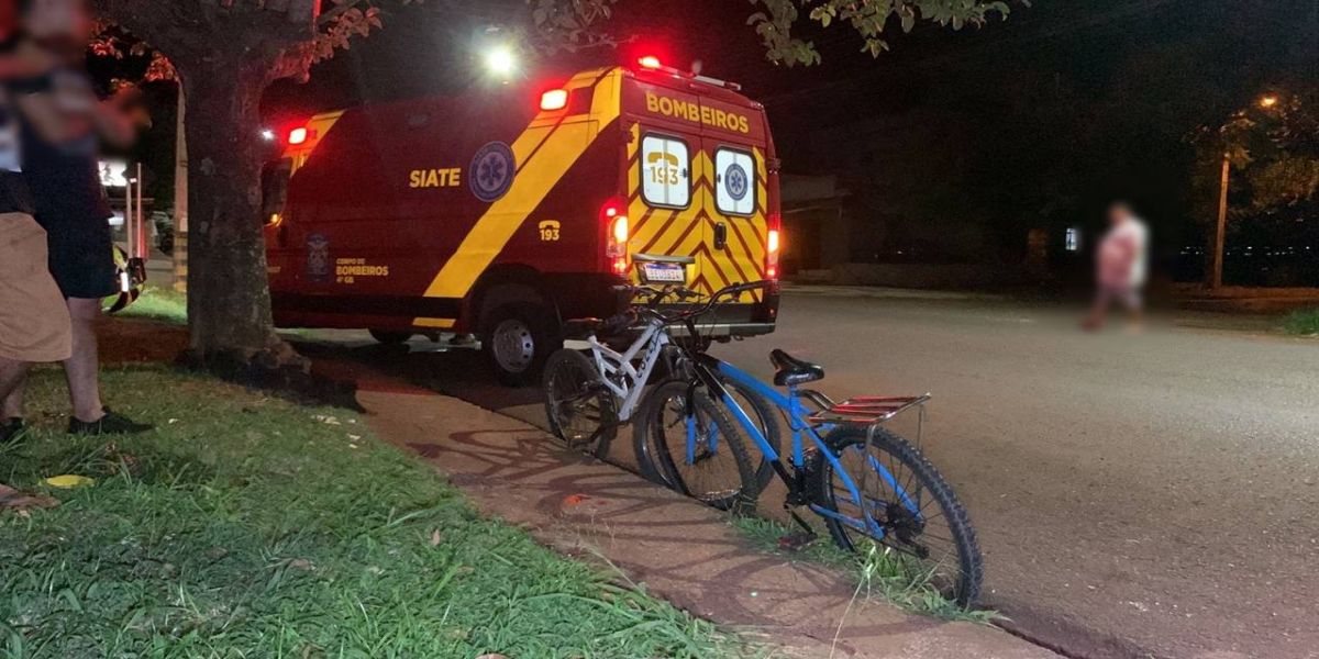 Ciclista sofre fratura em pé após colisão de trânsito na Rua Europa