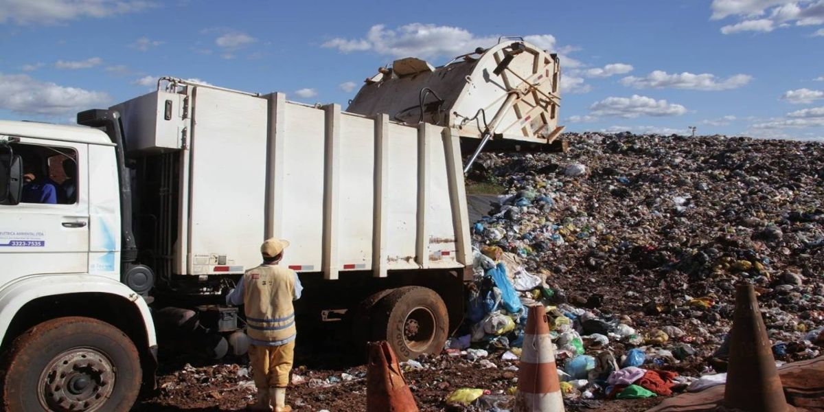 Beth Leal e Edson Souza chamam comunidade para debater novo contrato do lixo
