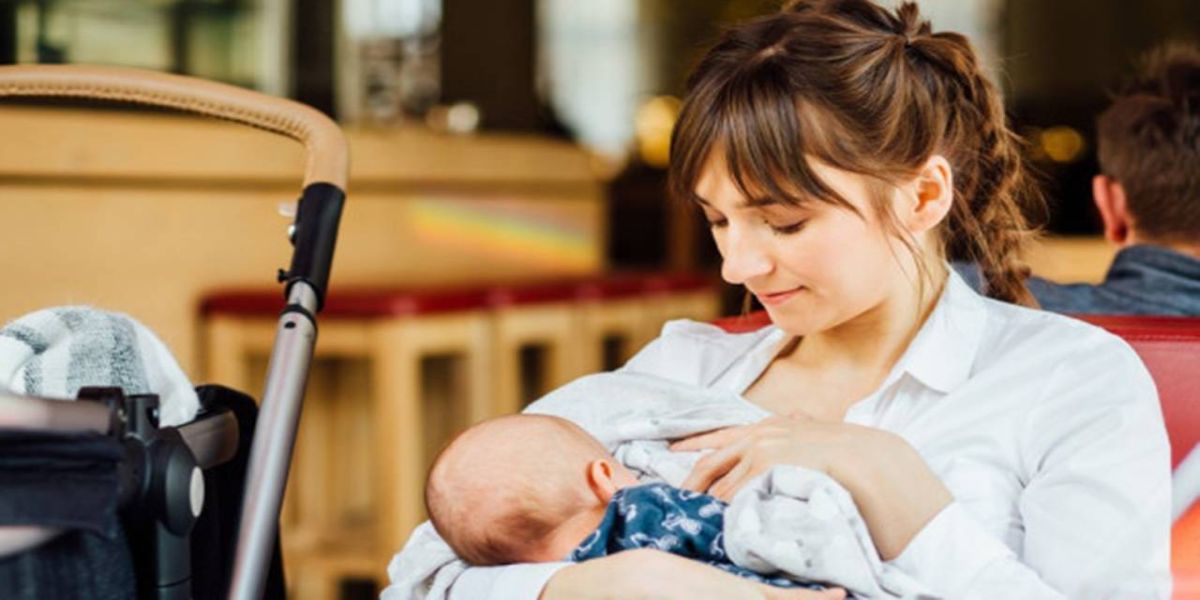 Amamentar em público é um direito previsto em lei no Paraná