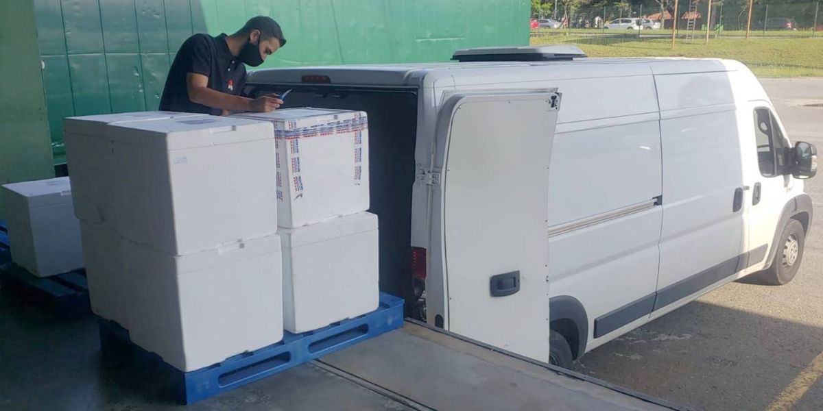 Mais 124 mil doses de reforço contra Covid-19 chegam ao Paraná